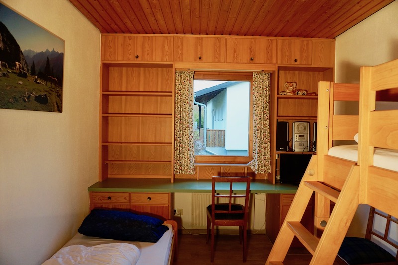 zweites Schlafzimmer:Mit einem Einzelbett und zwei Stockbetten
